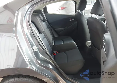 2018 Toyota Yaris Ia z USA, uszkodzony, nr VIN 3MYDLBYV0JY310341
